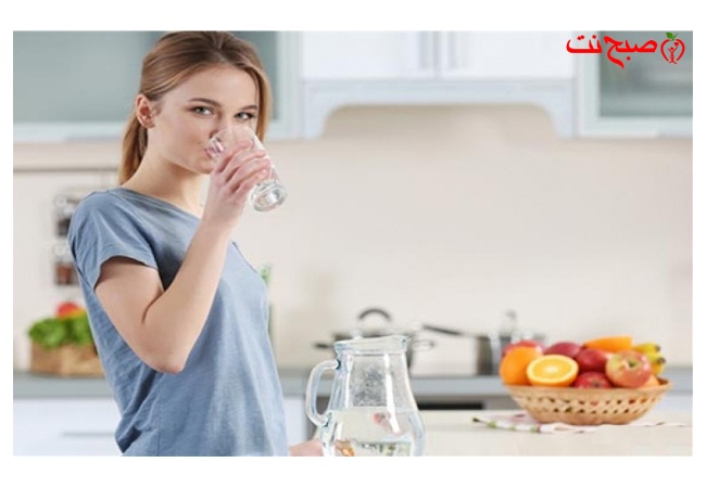 صبح بخیر با طراوت! یک لیوان آب خنک = بیداری مغز و شادابی پوست
(آب سرد برای انرژی صبحگاهی و درخشش پوست)