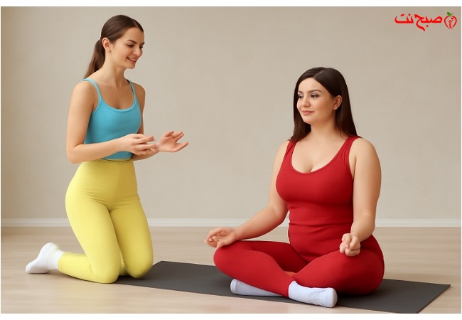 کاهش درد پریود با یوگا از طریق حرکات ملایم و تنفس عمیق، کرامپ‌های قاعدگی را تسکین داده و آرامش جسمی و روانی را تقویت می‌کند.